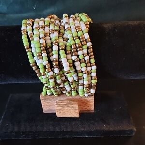 Green and White Beaded Bracelet